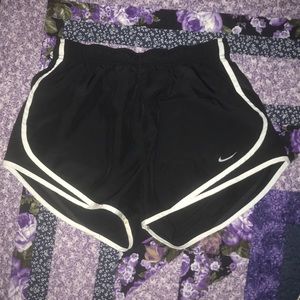 Nike Women’s Active Shorts❤️